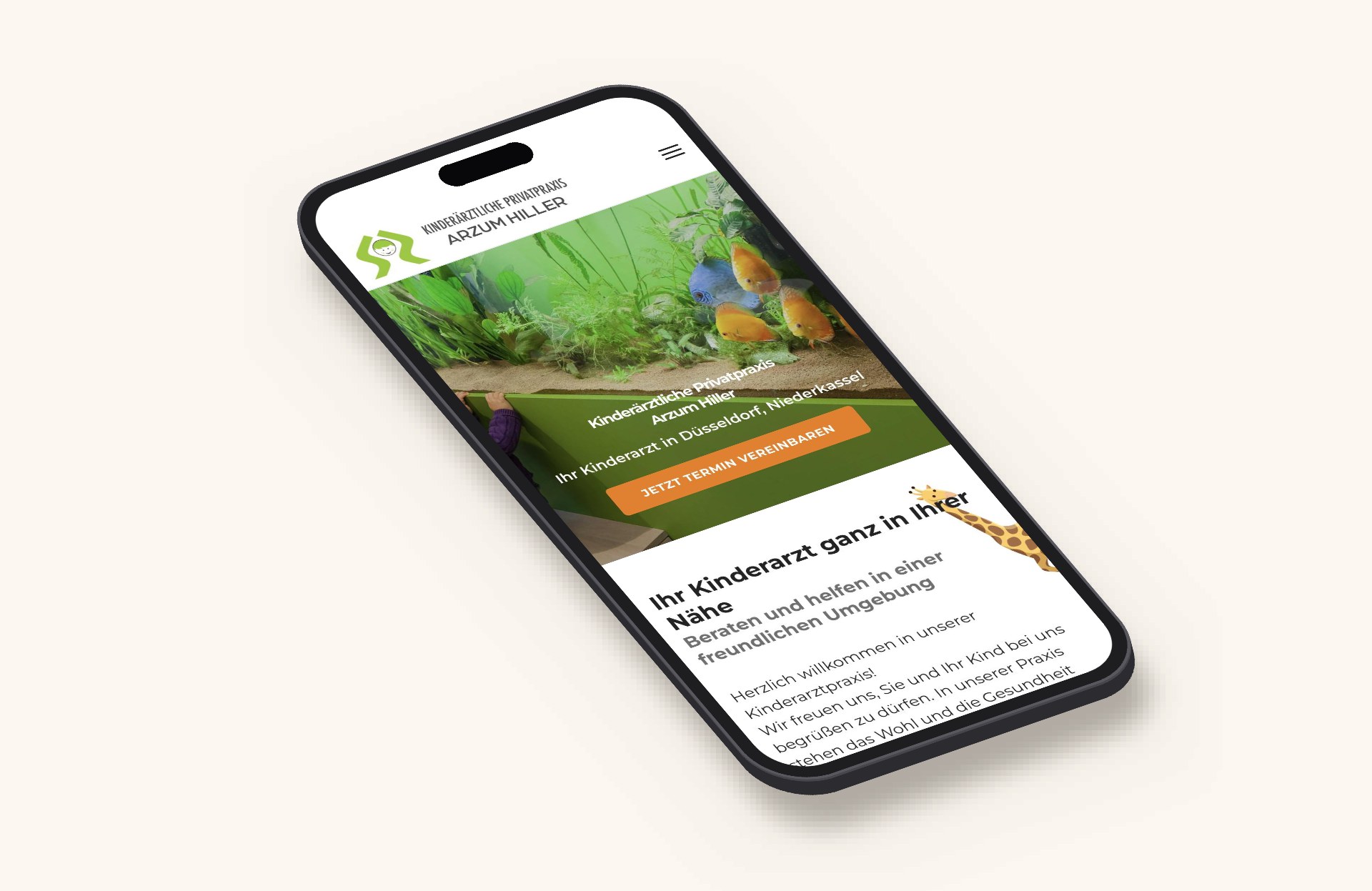 Webseite für Kinderarztpraxis in Düsseldorf – Kinderärztliche Privatpraxis Arzum Hiller in der Ansicht auf dem Smartphone
